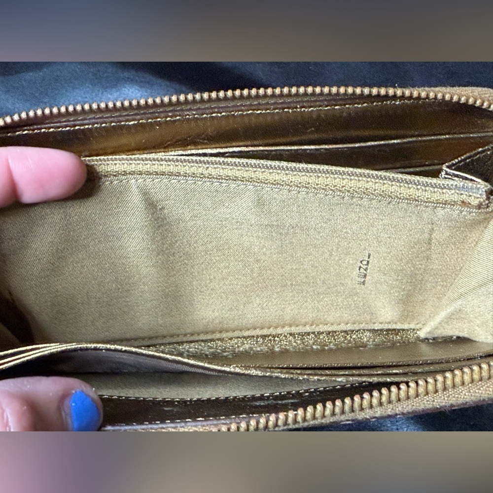 Fendi metallic gold wallet - Picture 14 of 17
